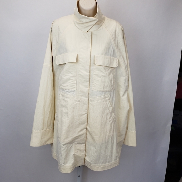 Nike Women's W Every Stitch Considered Woven Parka Jacket in Coconut Milk small - Picture 2 of 16